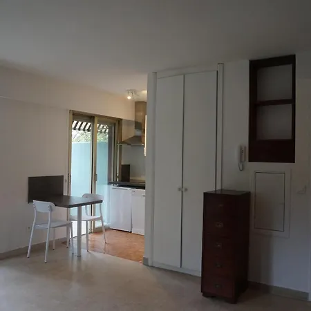 شقة Juan-les-pins Residentiel, Grand Studio Proche Plages Et Commerces *